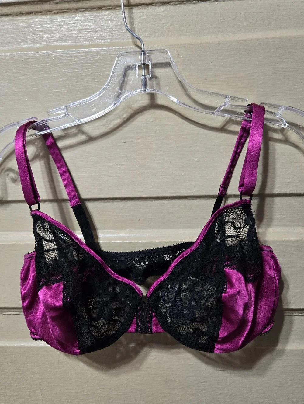 Valentino Intimo Purple Black Lace Front Clasp Bra Size: 36C